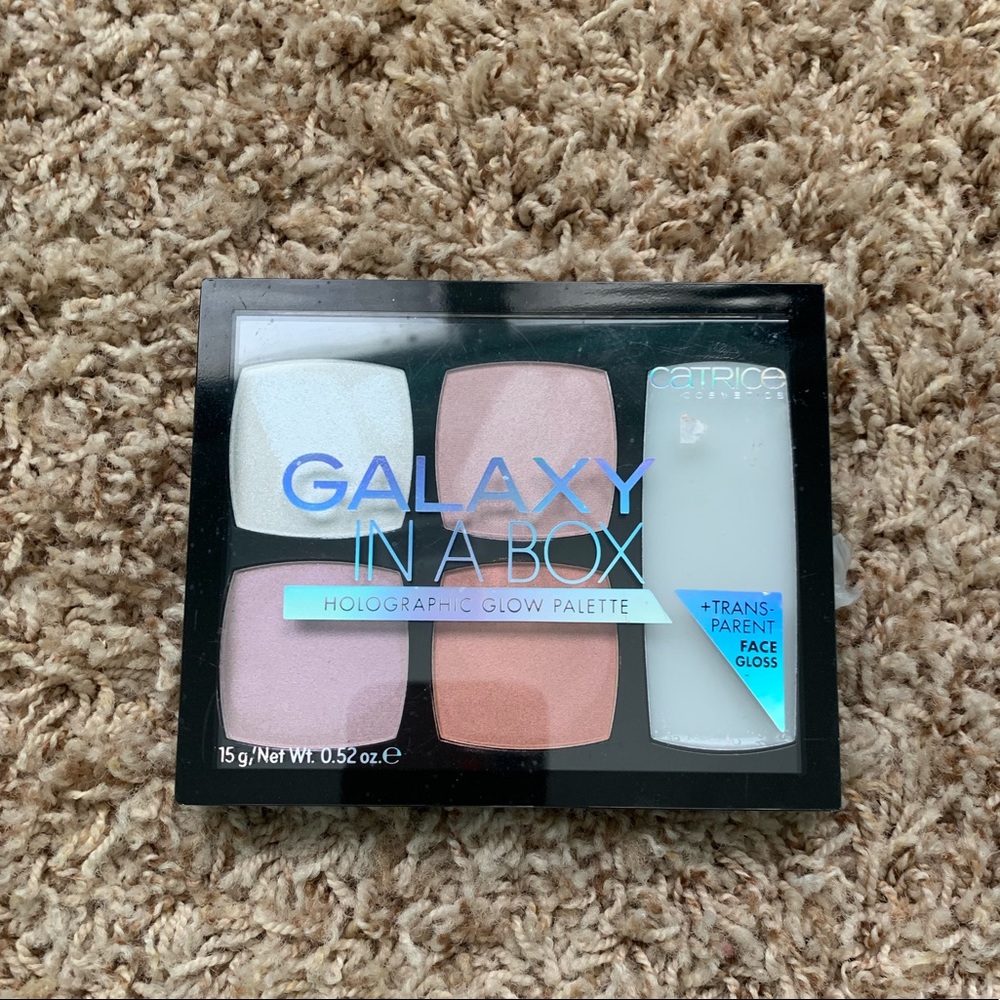 catrice cosmetics holographic glow palette